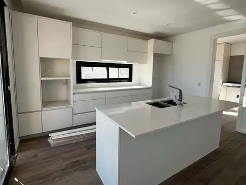 Casa en Venta en Vila Marina II, USD 355.000