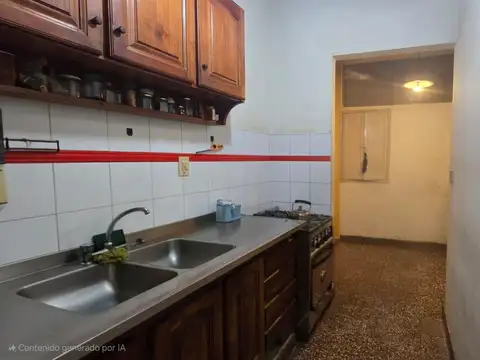 Casa 14 ambientes con 1 baño