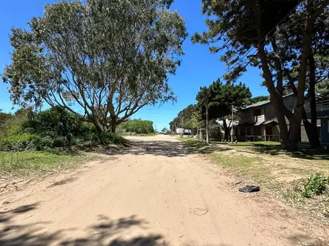 Terreno en Venta 15  mts Fondo