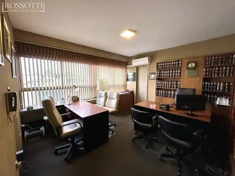 Muy buen oficina en pleno tribunales - Apto profesional o Vivienda - 19,40m2 Totales