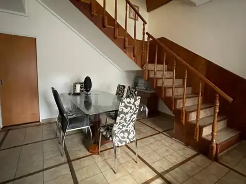 Depto Tipo Casa en Venta de 6 ambientes
