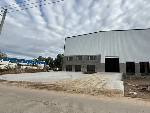 Galpon en Alquiler 115  mts Fondo