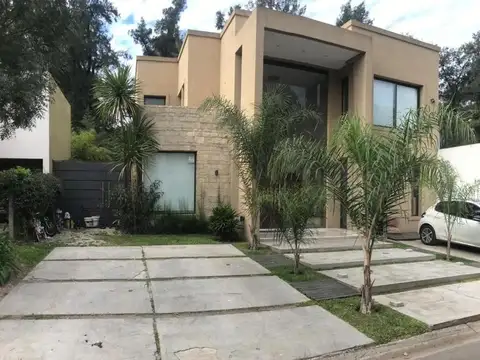 Casa en Venta Parque Leloir