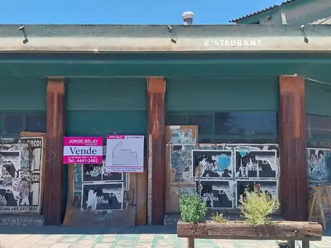 Local en Esquina y Dpto