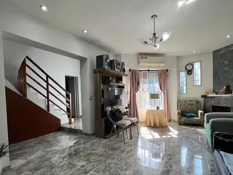 Casa 4 ambientes con 3 baños