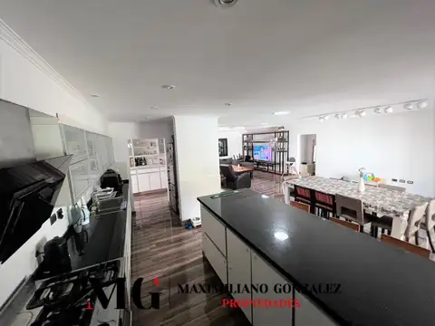 Casa 7 ambientes con 5 baños