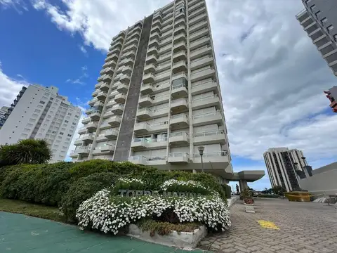 Apartamento 2 1/2 dorm - P 4 playa brava - Punta del Este
