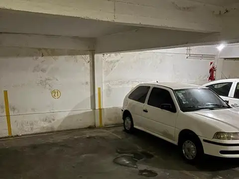 COCHERA EN SUBSUELO EN VENTA! ESCUCHA OFERTAS!