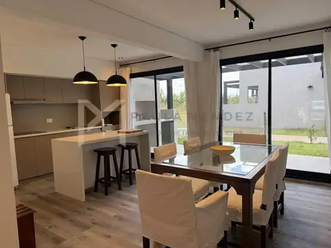 Avenida de los lagos 2100