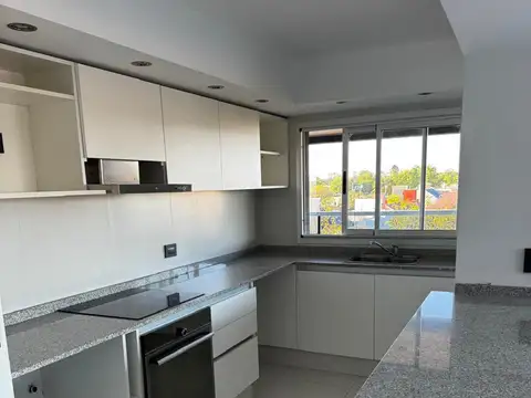 Departamento en Alquiler de 6 ambientes