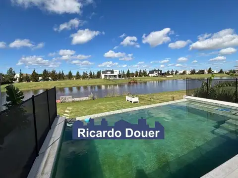 Casa  en Venta al río en El Naudir, Escobar, G.B.A. Zona Norte