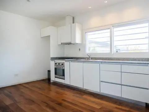 Depto Tipo Casa en Venta en Haedo Sur, USD 86.000
