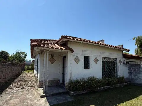 Casa a Refaccionar en Venta en Monte Grande