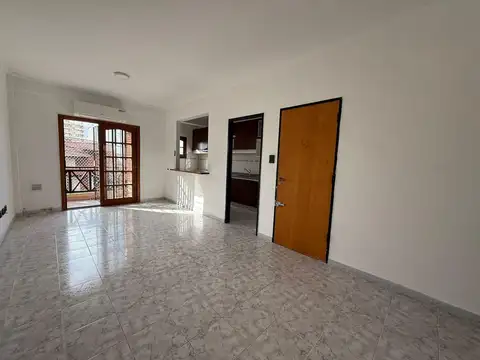 Departamento en alquiler de 3 ambientes con cochera - Wilde Centro