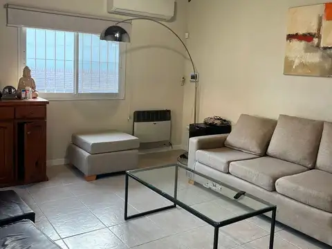 VENTA CASA DE VICENZO CHICO  3 AMB PILAR APTO CRED