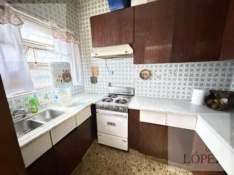 Depto Tipo Casa en Venta 50 años