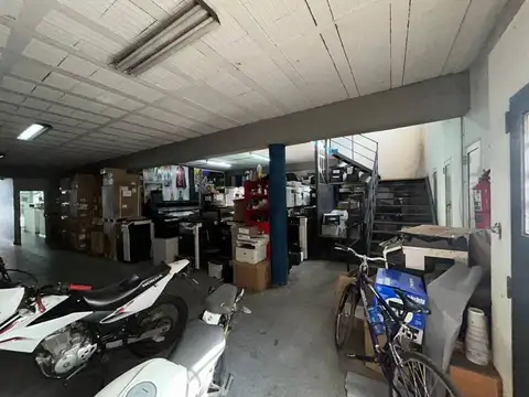 ¡VENTA DE LOCAL COMERCIAL EN SANTA FE!Se ofrece a la venta un local comercial de dos p...