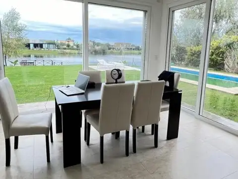 Casa 6 ambientes con 3 baños