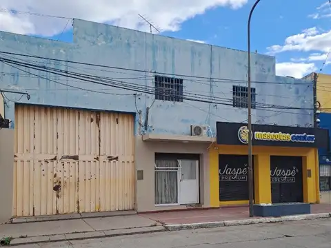 GALPON CON MULTIPLES INSTALACIONES EN GENERAL GÜEMES