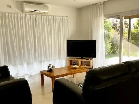 Casa en Venta con 4 cocheras