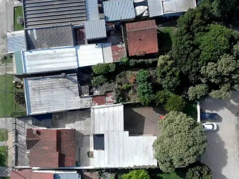 Venta de casa a reciclar con gran terreno en Pando