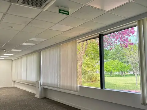 Alquiler Oficina y Depósito - Carrasco Norte