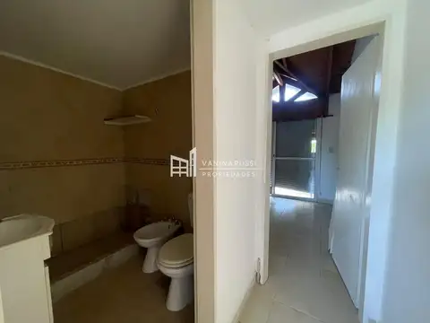 Casa 3 ambientes con 2 baños