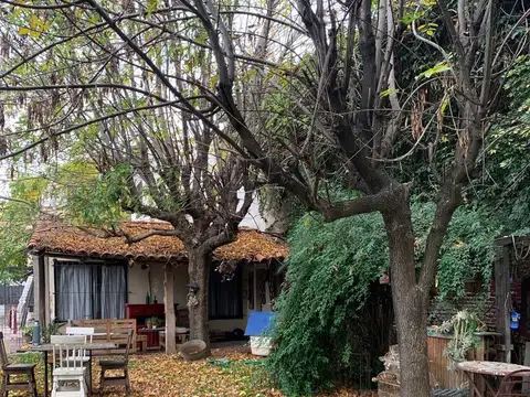 Casa en Venta con 3 cocheras