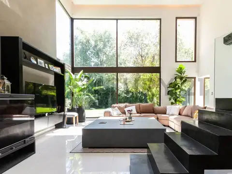 Casa 6 ambientes con 3 baños