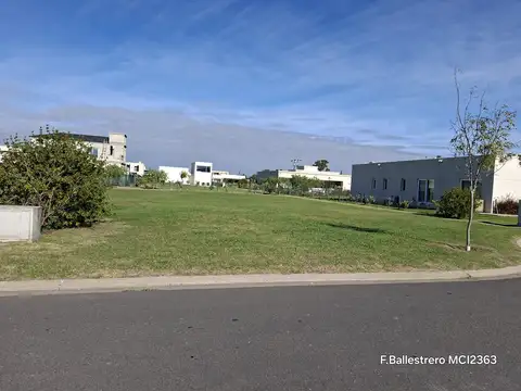 Av. Arturo Illia 200