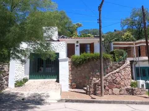 VENTA CASA RIO CEBALLOS 2 DORM CENTRO