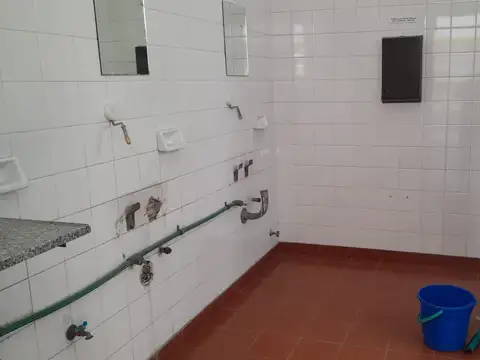 Galpon en Venta 37  mts Fondo