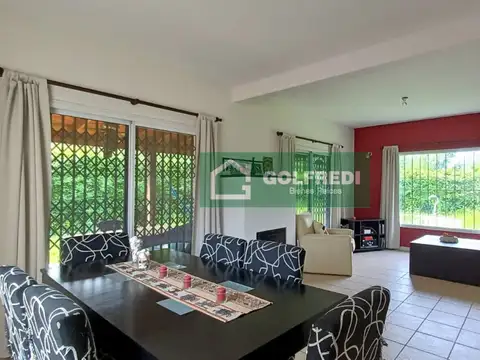 Casa 4 ambientes en Barrio Cerrado