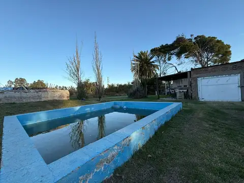 Casa quinta 4d , baño, galpon, y pileta.