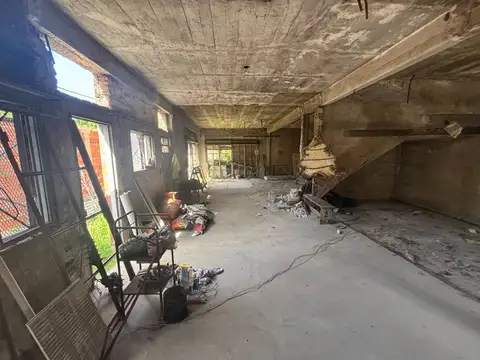 VENTA GALPON A REFACCIONAR PALOMAR LOTE 260 M2