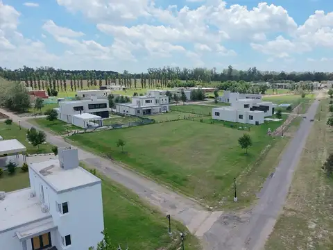 Terreno en Venta 44  mts Fondo