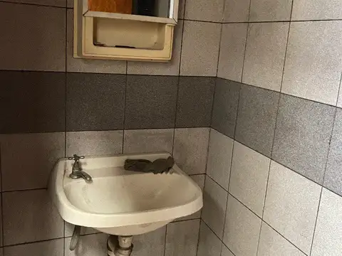 Av Santa Fe Nº831 e/ Las Heras