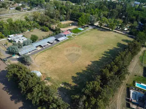Renta Casa con Salón de Eventos con Campo de polo