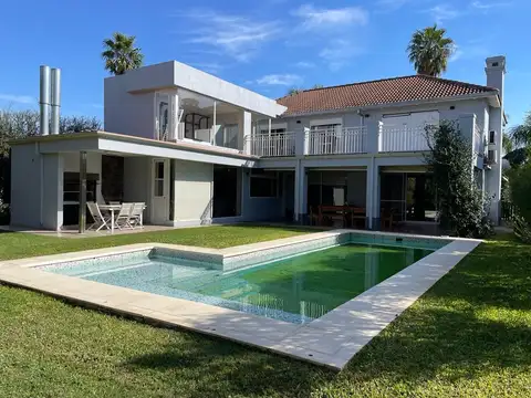 Casa - San Marino (Funes Hills)