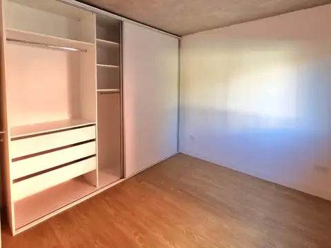 Departamento en Alquiler en Abasto, $ 400.000