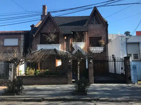 Casa - Venta - Argentina, La Matanza - Pueyrredon 900