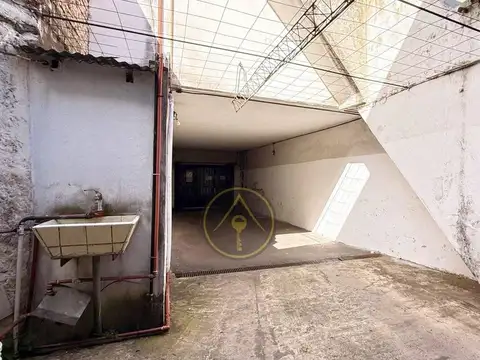 Cochera en Venta Cubierta.