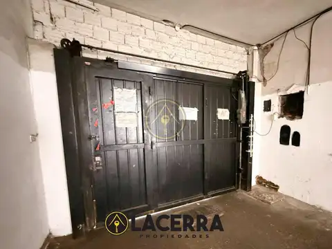 Cochera en Venta Cubierta.