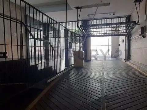 Suipacha 100, Piso 0