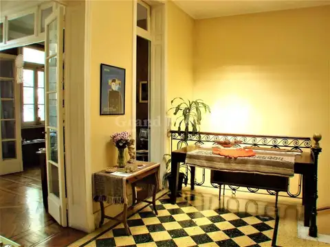 Depto Tipo Casa en Venta de 8 ambientes