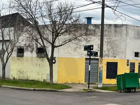 Galpón con Oficina 200m2