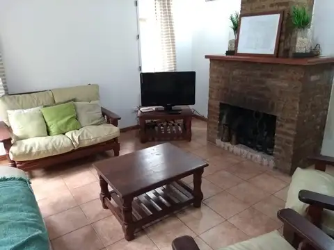 Casa 3 ambientes con 2 baños