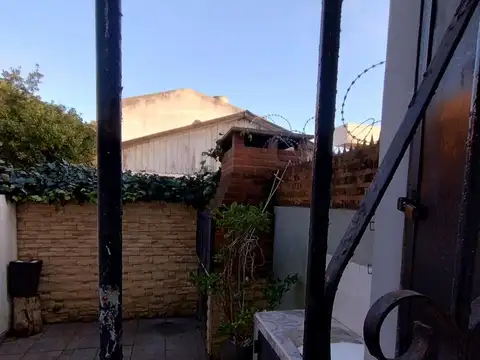 Depto Tipo Casa 3 ambientes con 1 baño