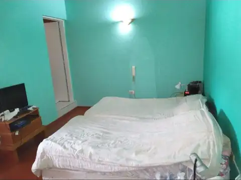 Depto Tipo Casa en Venta en Flores, USD 110.000