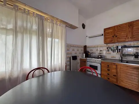 Casa 4 ambientes con 2 baños